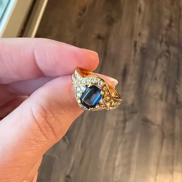 Cocktail Rings - Picture 2 of 8